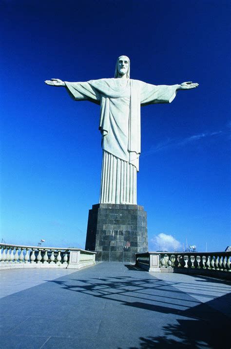 巴西：世界第三高耶稣雕像建成，计划2023年正式开放_凤凰网