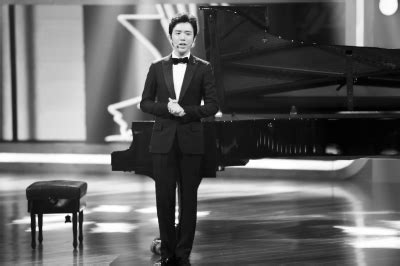 与钢琴相伴是孤独的 李云迪：上综艺放松自己 - 神州乐器网新闻