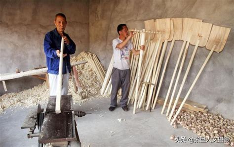 山西农村73岁的老人拼命干活挣钱 要为43岁的儿子盖房娶媳妇-搜狐大视野-搜狐新闻