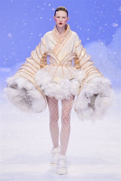 中国嫁衣 郭培 时装秀 高级定制 - 堆糖，美图壁纸兴趣社区