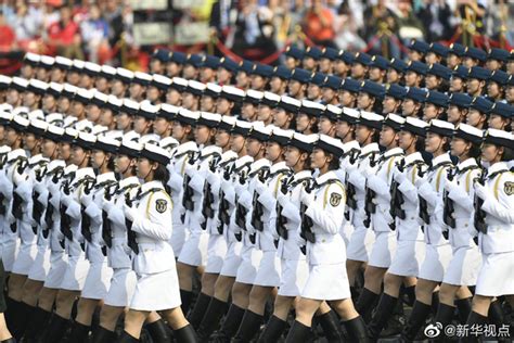 这排面超赞！国庆大阅兵女兵方队高清大图来了——上海热线军事频道