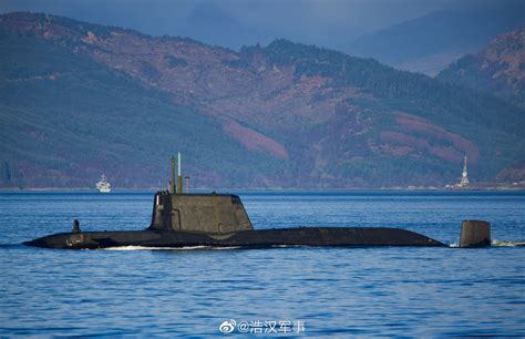 英国海军机敏级核潜艇今天出港