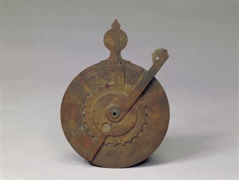 铜镀金圆盘日月星晷仪 - 故宫博物院