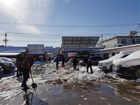 承德市人民政府 其他 承德高新区上板城镇开展扫雪除冰大行动