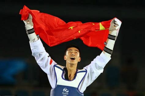 中国跆拳道有哪些人在奥运会拿过冠军？在第几届？什么级别 ...
