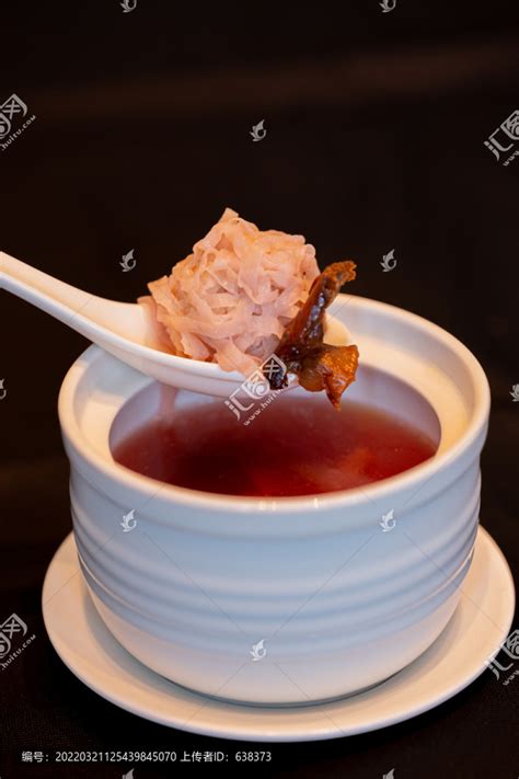 红菇炖燕丸炖盅,中国菜系,食品餐饮,摄影,汇图网www.huitu.com