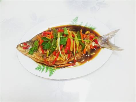【家常红烧鳊鱼的做法步骤图，怎么做好吃】Bravooo_下厨房