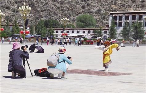 2022年上半年西藏接待游客1717.4万人次_荔枝网新闻