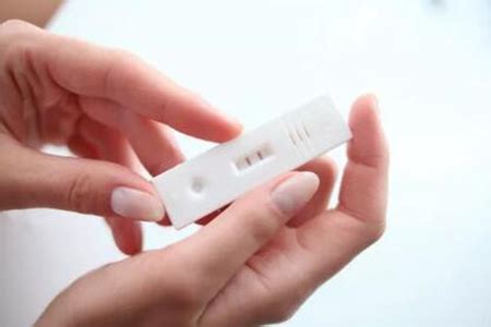 不用验孕棒验孕小妙招,这4个方法判断是否怀孕-早孕试纸的选择-妈妈宝宝网