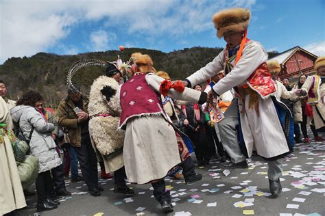 C视频丨夹金山下载歌载舞 硗碛藏乡欢庆上九节_四川在线