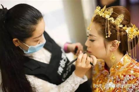 新娘跟妆师培训去哪里学_上海柯模思化妆学校