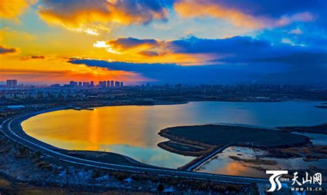 克拉玛依：夕阳下的金龙湖美轮美奂-天山网 - 新疆新闻门户