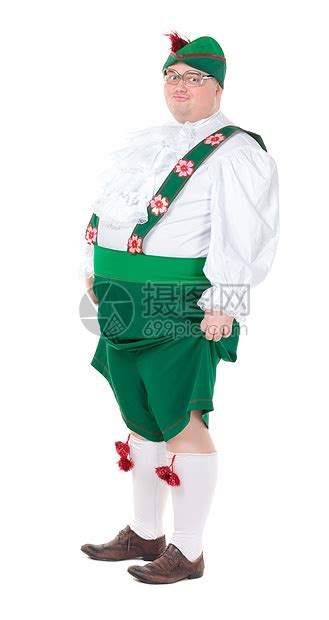 穿着德国巴伐利亚服装的有趣的胖胖子帽子绿色白色戏服喜剧演员袜子小丑肥胖男人短裤高清图片下载-正版图片321567873-摄图网