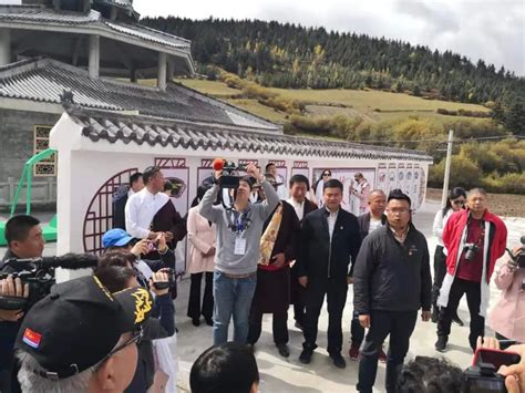 海外华文媒体走进阿坝真实感受藏区新面貌 - 少数民族 - 新湖南
