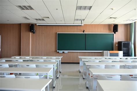 现代化教室-温州大学海外教育服务中心