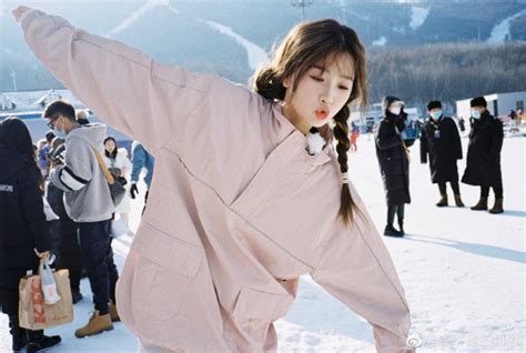 滑雪穿搭甜美女生头像