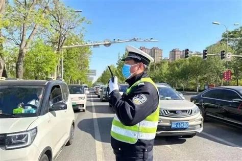 高速交警六大队开展道路交通事故现场安全防护演练