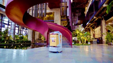 从智慧酒店4.0切入服务机器人赛道，「景吾智能」通过机器人劳务派遣实现酒店降本增效-36氪