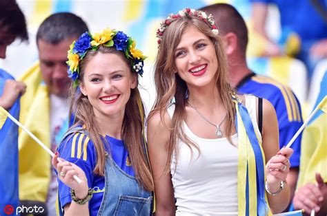 乌克兰新总统称“美女是国家品牌”，遭批“性别歧视”_新浪新闻