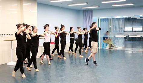 北京舞蹈学院建校六十周年暨第五届国际舞蹈院校芭蕾舞邀请赛开幕式晚会《春晖甲子·大美不言》隆重上演-学校要闻-北京舞蹈学院