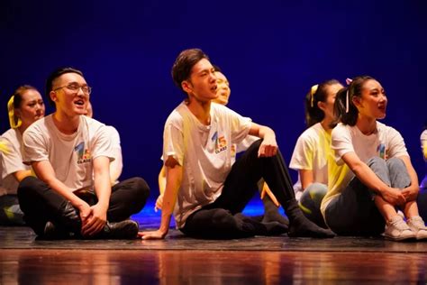 舞蹈学院2015级舞蹈表演专业毕业汇报演出《彩色的青春，彩色的梦》正式落幕-舞蹈学院