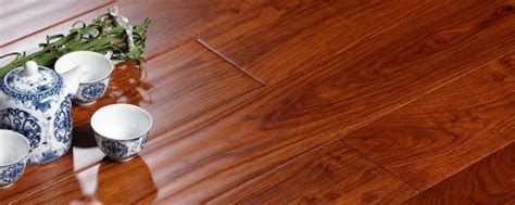 强化地板与超耐磨多层实木地板有哪些区别
