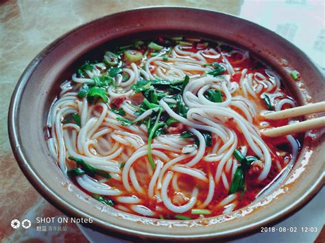 2023东川红土地特色农家饭美食餐厅,...，点了两份米线，一份炒饭...【去哪儿攻略】