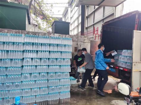 广州水投自来水公司紧急捐赠饮用水支援抗疫一线