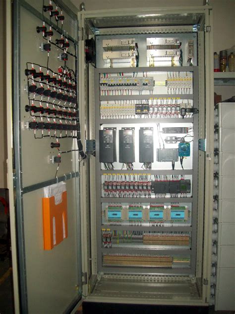 电气成套设备：电气成套设备在用电配电系统中的作用 - 威胜能源