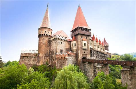 美轮美奂, 这10个美丽的欧洲城堡会让你想到以前看过的童话故事|温莎城堡|罗马尼亚|德古拉_新浪新闻