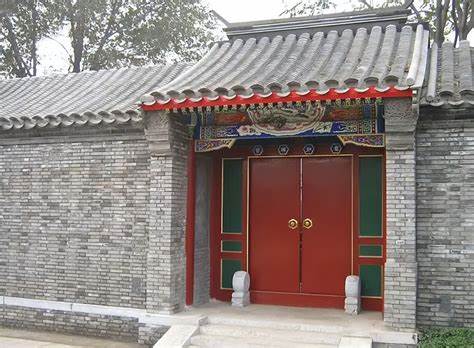 農(nóng)村坐北朝南大門朝西