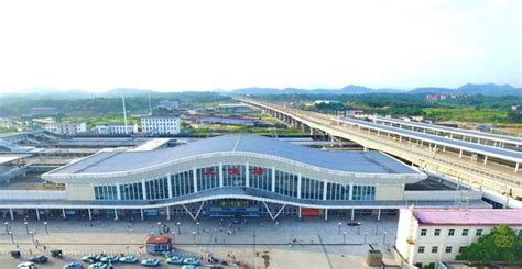 中国首座“十字”交叉、垂直骑跨式高铁枢纽站——上饶站|枢纽|上饶|站房_新浪新闻