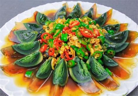 双椒皮蛋的家常做法 - 福建省烹饪职业培训学校
