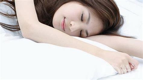 失眠最快入睡的方法，这五个快速入睡法睡到自然醒 _治疗