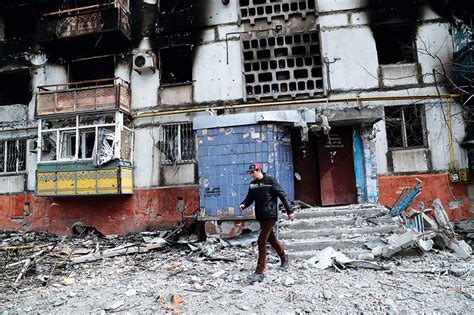 乌克兰最激烈一战落幕:冲突双方开始撤离重型武器_新浪新闻