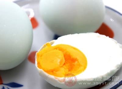 鸭蛋腥味重不重,鸭蛋吃起来蛋腥味太重,咸鸭蛋为什么有腥味_大山谷图库