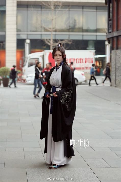 中国传统文化的魅力！穿汉服走在外国街头，路人都被惊艳到了！_腾讯视频}