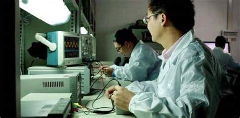 这才是明星，中国女科学家造出“中国芯”，又研发海上“金钟罩”_黄令仪_国家_芯片