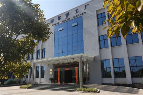 云南楚雄成全国最大单晶硅片生产基地，硅年产值125亿元！_新浪新闻