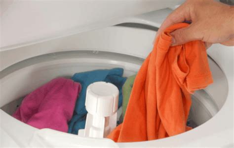 洗衣服时，泡多久最“合适”？很多人不知道，难怪衣服洗不干净！