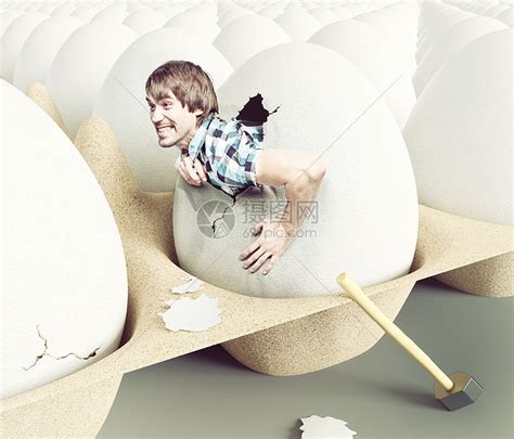 男人打壳,鸡蛋里出来创造的高清图片下载-正版图片300690651-摄图网