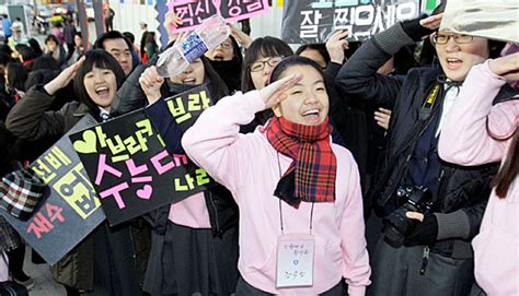 组图：韩国67万考生参加大学入学考试_新闻中心_新浪网