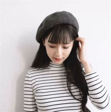 甜美女生头像戴贝雷帽