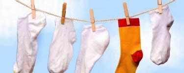 男生穿丝袜时怎样露在外面并且不容易被发现？ - 知乎