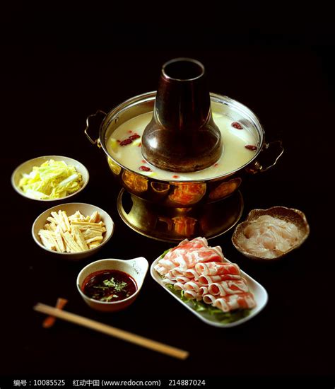 潮汕的牛肉火锅,其清汤锅底不仅鲜香甜美,而且老少皆宜_饭桶_汤底_白萝卜