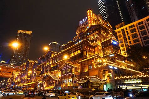 重庆旅行攻略丨从4个角度逛山城，16个必去景点，全是重庆人推荐的！ - 知乎