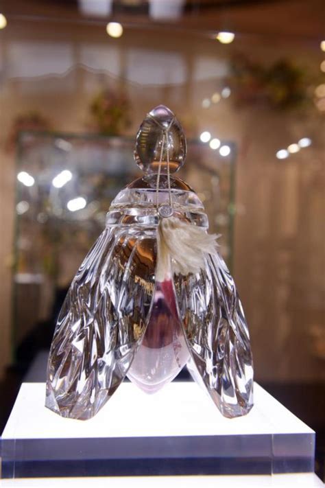 法国娇兰“皇廷”精品香水展，你离皇室只差一瓶帝王之水