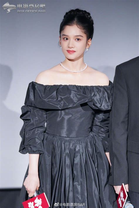 演员@张婧仪 亮相电影《无名》北京首映礼，👸🏻今天也是公主