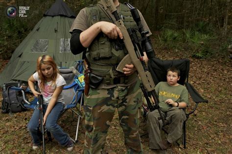 真枪实弹：美国儿童荒野求生训练实录 – 野人部落