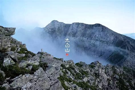 顶峰著名的瑞士阿尔卑斯山的蓝天空雪脉景观有选择地聚焦高度高清图片下载-正版图片307917131-摄图网